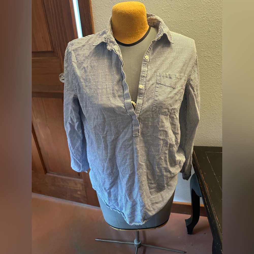 GAP Blue Casual Button Down Shirt Lightweight Cotton